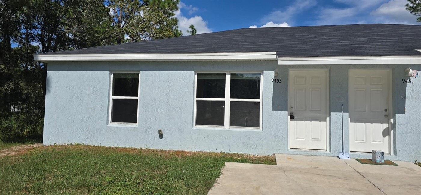 9453 N Mendoza Way in Citrus Springs, FL - Building Photo