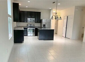 3109 Walker Creek Dr in Little Elm, TX - Foto de edificio - Building Photo