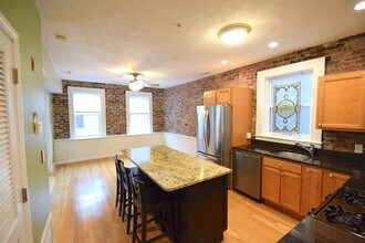 172 Cottage St in Boston, MA - Building Photo - Building Photo