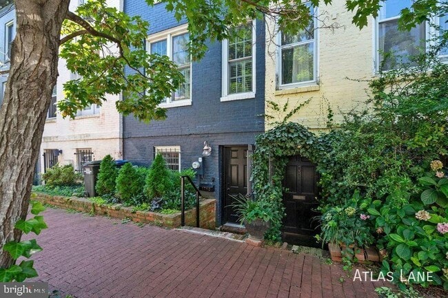 1712 Seaton St NW in Washington, DC - Foto de edificio - Building Photo