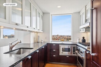 2628 Broadway in New York, NY - Building Photo - Building Photo