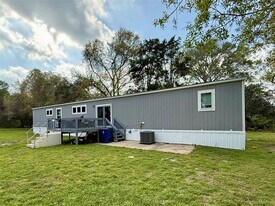 13298 County Rd 190 in Alvin, TX - Building Photo