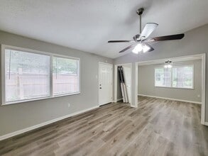 405 Silver River Rd in Montgomery, TX - Building Photo - Building Photo