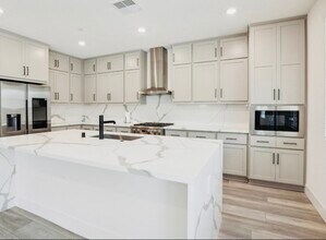 5445 Guenoc Valley Ln in Antioch, CA - Building Photo - Building Photo