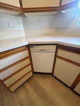 501 S Shelton St, Unit 203 in Burbank, CA - Building Photo - Building Photo