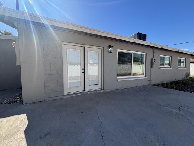 940 Laramore Dr in Las Vegas, NV - Building Photo - Building Photo