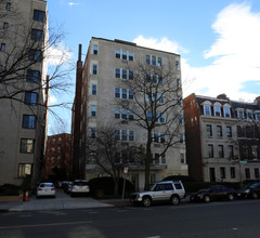 Hampshire Plaza in Washington, DC - Building Photo - Building Photo