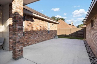 17 Canary Ave in McAllen, TX - Building Photo - Building Photo