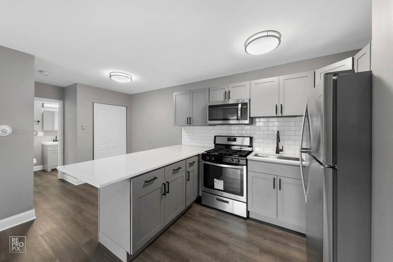 15 N Dryden Pl in Arlington Heights, IL - Foto de edificio