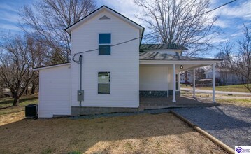 310 Church St in Vine Grove, KY - Building Photo - Building Photo