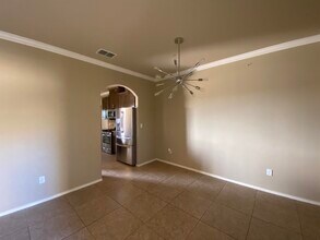 413 Windmill Palm Dr in Laredo, TX - Building Photo - Building Photo