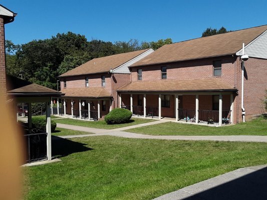 Franklin Manor Apartments in Martinsburg, WV - Building Photo - Building Photo