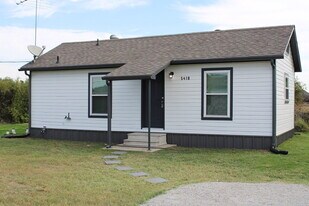 541 S Allen St in Boyd, TX - Building Photo