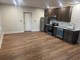 8 Philadelphia Ave, Unit 2B in Shillington, PA - Building Photo