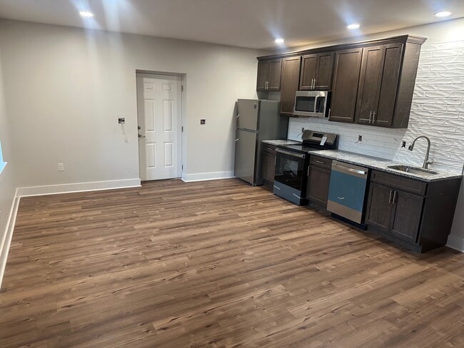 8 Philadelphia Ave, Unit 2B