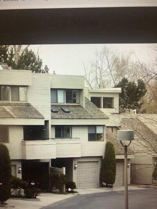 1243 E Kimberley Ln in Boise, ID - Foto de edificio