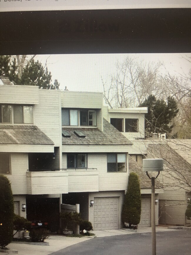 property at 1243 E Kimberley Ln