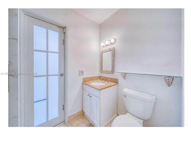 13220 SW 84th Ave in Pinecrest, FL - Building Photo - Building Photo