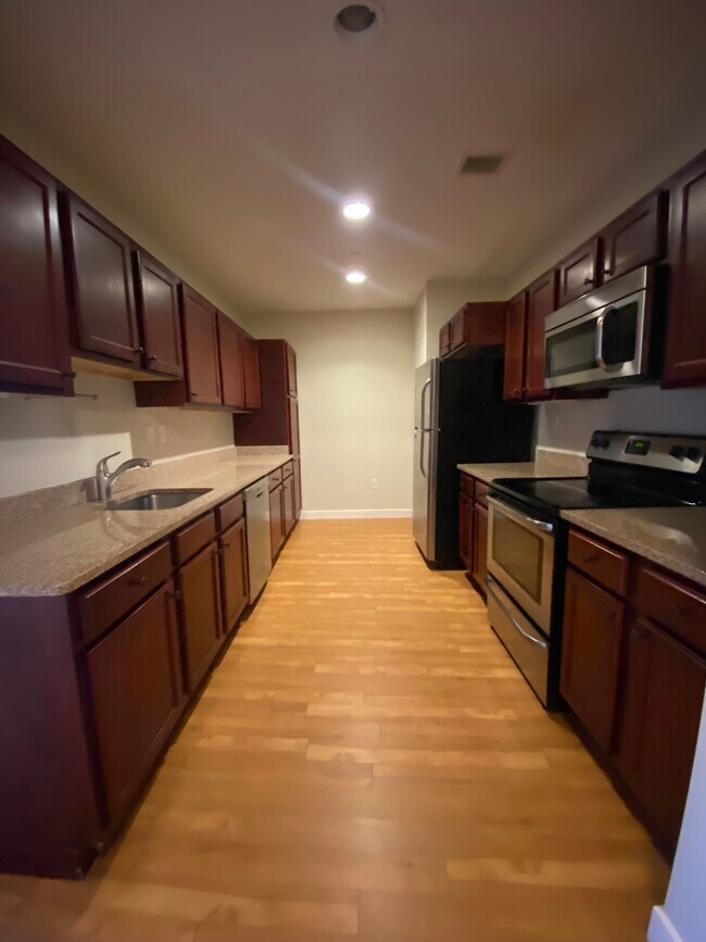 19 Pond St Rentals in Braintree, MA