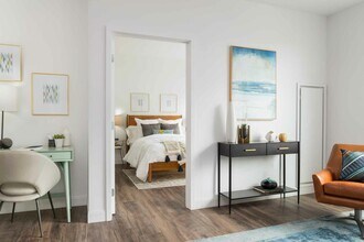 125 Guest St in Boston, MA - Foto de edificio - Building Photo