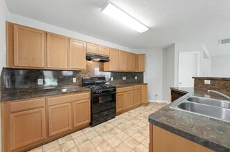 10618 Kentington Oak Dr in Humble, TX - Foto de edificio - Building Photo