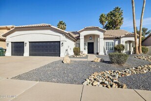 2732 E Hillery Dr in Phoenix, AZ - Building Photo