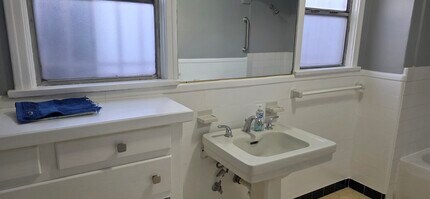 3304 N Mountain View Ave in San Bernardino, CA - Foto de edificio - Building Photo