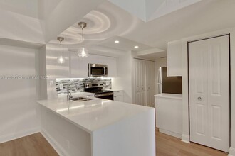 3605 NE 207th St, Unit 1303 in Miami, FL - Building Photo - Building Photo