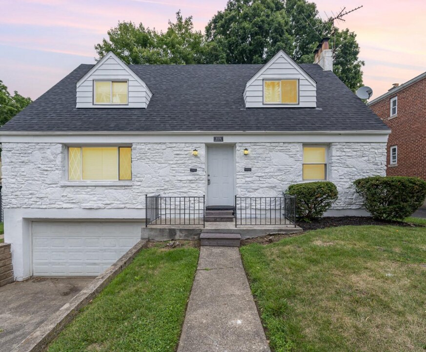 1974 Connecticut Ave, Unit 1-1974 Connecticut in Cincinnati, OH - Building Photo