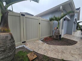 12913 Islamorada Dr in Orlando, FL - Building Photo