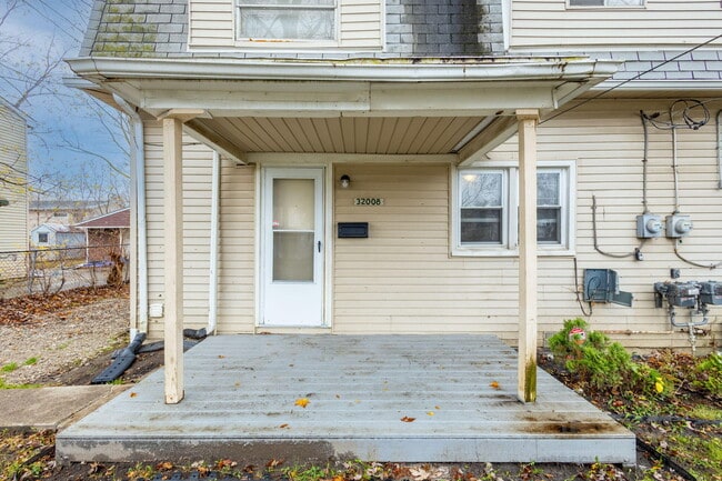 32008 Cheboygan Ct in Westland, MI - Building Photo - Building Photo