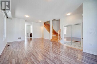 15 Tilbury Gate in Markham, ON - Building Photo - Building Photo