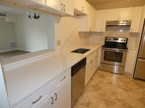 41 Main St, Unit #505 in Stoneham, MA - Foto de edificio - Building Photo
