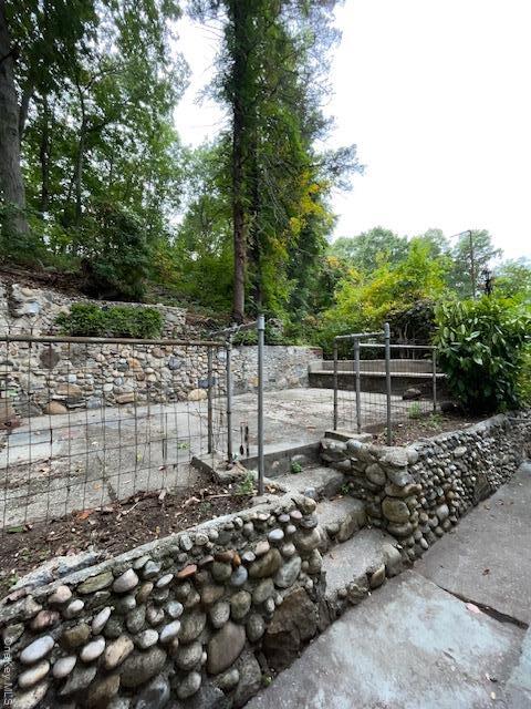 32 Laurel Hill Rd in Centerport, NY - Building Photo - Building Photo