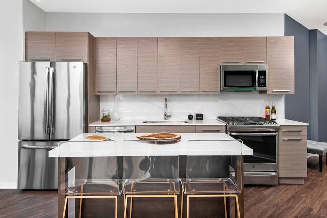 727 West Madison in Chicago, IL - Building Photo - Building Photo