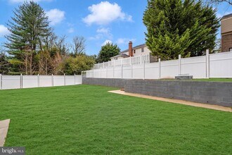 10904 Gainsborough Rd in Potomac, MD - Building Photo - Building Photo