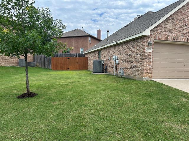 2717 Foxpoint Trail in Arlington, TX - Building Photo - Building Photo