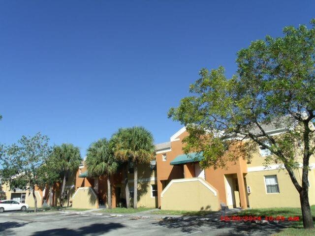 2431 NW 56th Ave in Lauderhill, FL - Building Photo