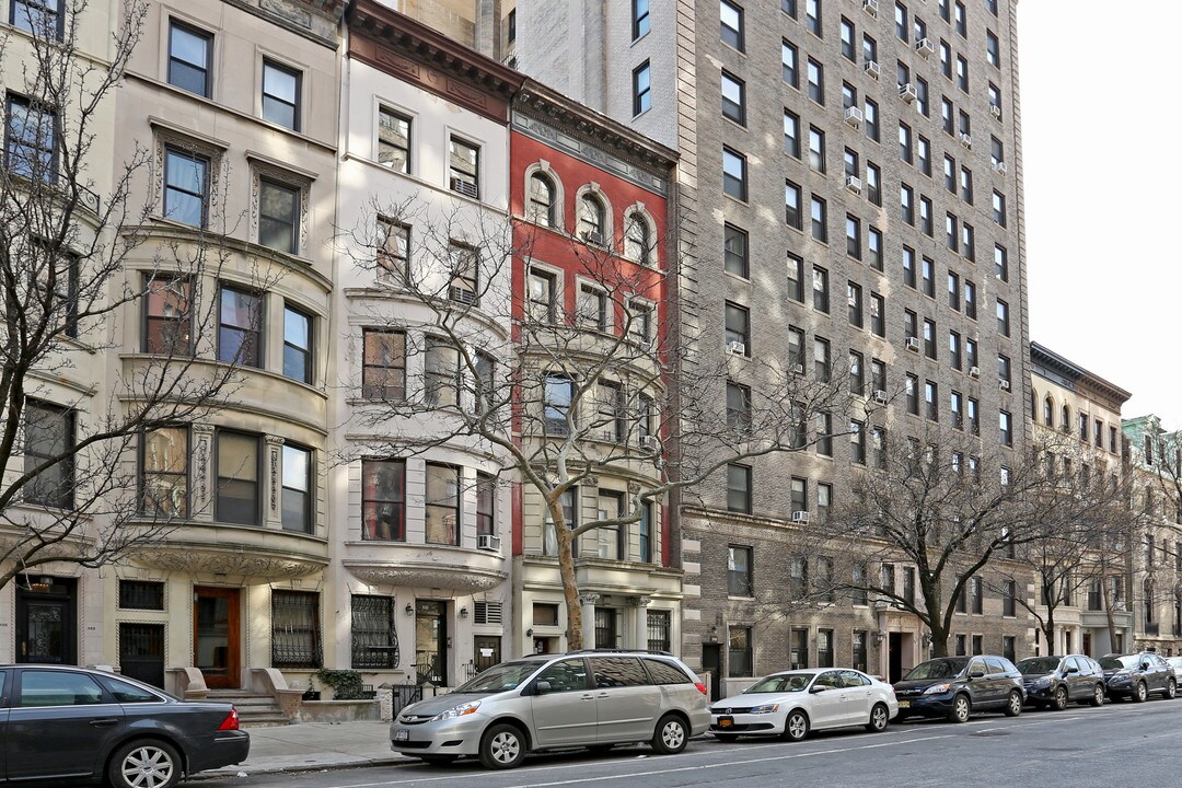 308 W 106th St in New York, NY - Building Photo