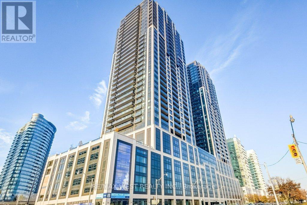 1928-1928 Lake Shore Blvd W in Toronto, ON - Building Photo