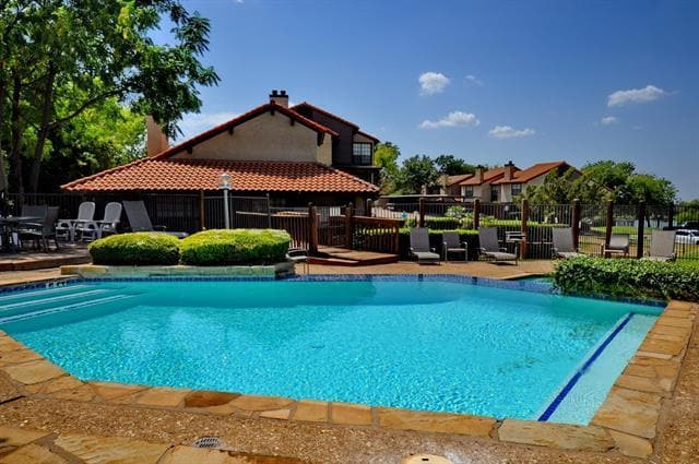 2610 Lakehill Ln in Carrollton, TX - Building Photo - Building Photo