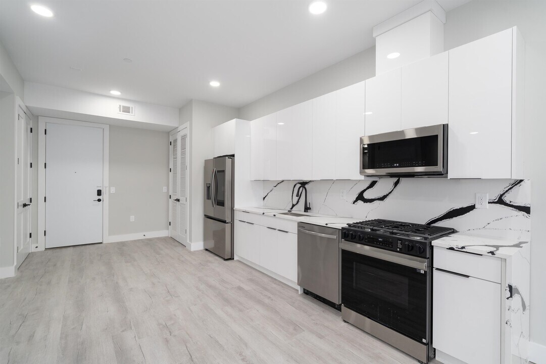 187 CULVER Ave in Jersey City, NJ - Building Photo