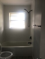 185 College Ave in Tupelo, MS - Building Photo