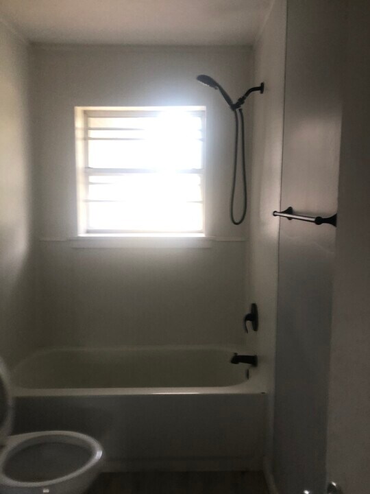 185 College Ave in Tupelo, MS - Building Photo