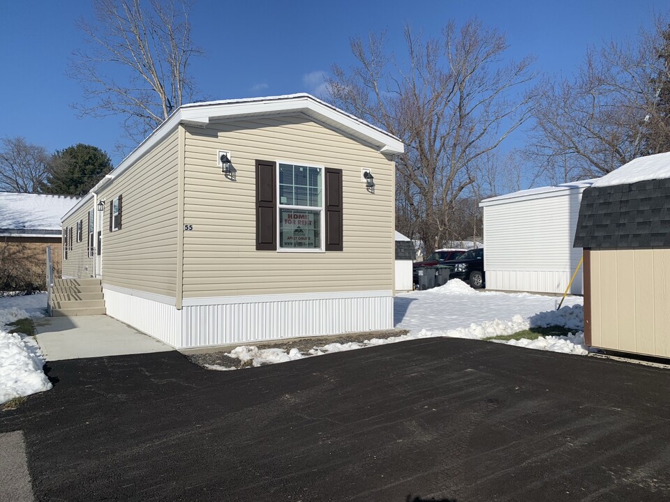 55 Alflo Cir in Schenectady, NY - Foto de edificio