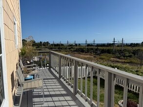15 Summit St, Unit #1 in Stonington, CT - Building Photo - Building Photo