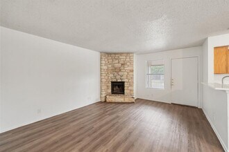 2303 Rachael Ct in Austin, TX - Building Photo - Building Photo