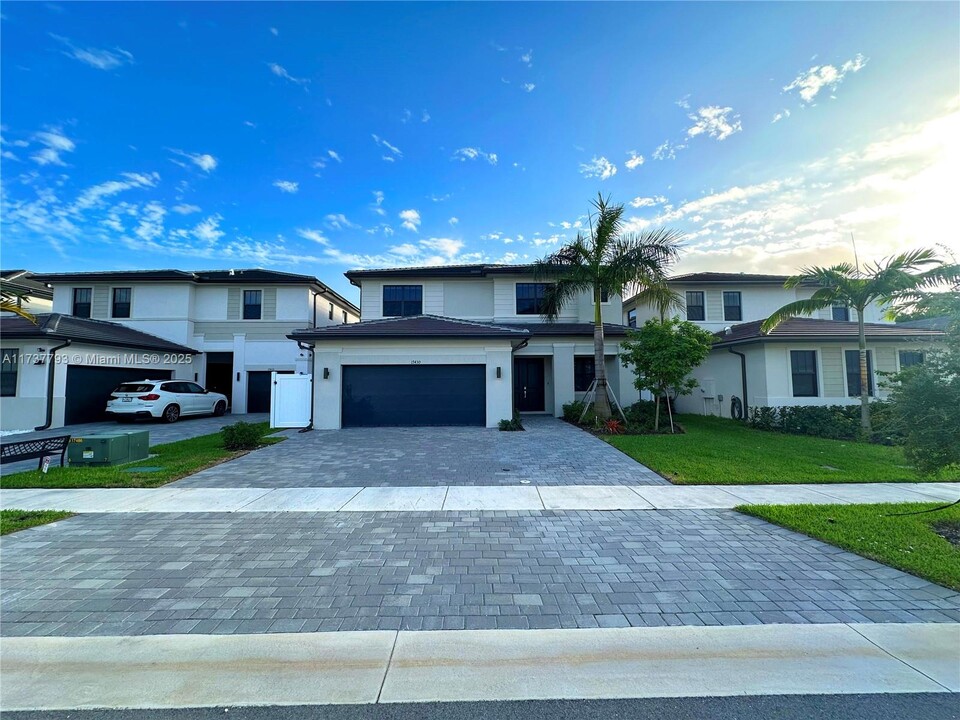 17430 SW 46th St in Miramar, FL - Foto de edificio