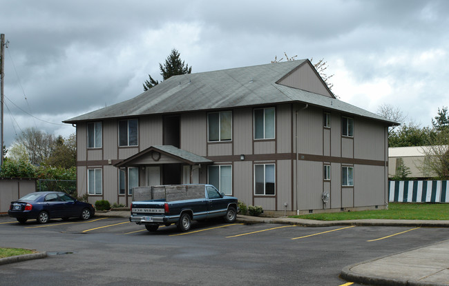 123-125 E Elmore St in Lebanon, OR - Building Photo - Building Photo