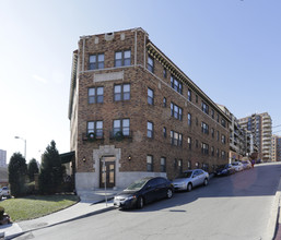 Monterey Apartments in Kansas City, MO - Foto de edificio - Building Photo